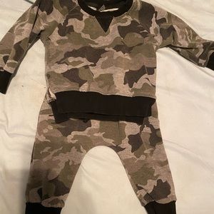 Little bipsy 6-12 m outfit